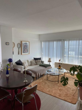 Charmant & licht appartement met groot L terras - Zicht op Mercator